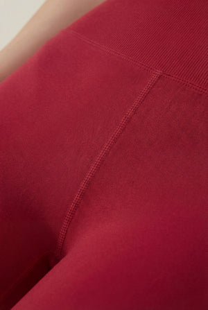 High-Waisted Performance Leggings – Deep Red